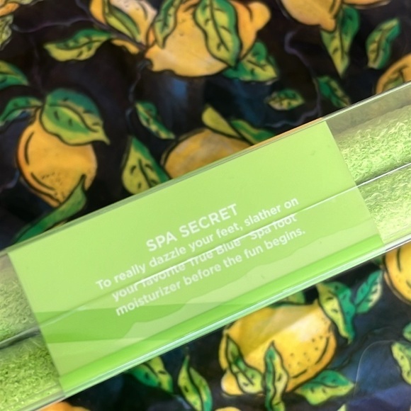 Brand New Bath & Body Works True Blue Ultra Conditioning Socks Soothing Socklets - Picture 7 of 11